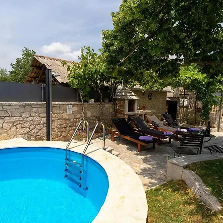 Holiday home Casa Bombic