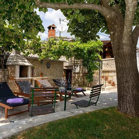 Holiday home Casa Bombic